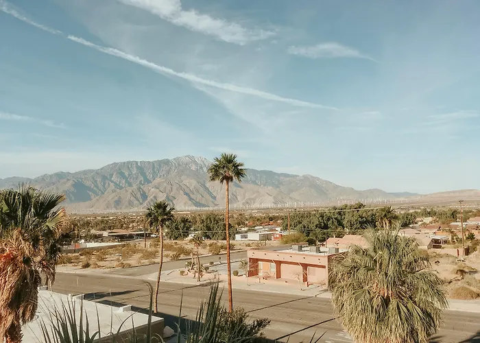 Palm Springs Hotels for Romantic Getaway
